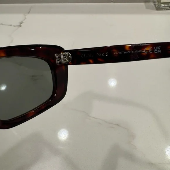 CELINE
Bold 3 Dots 57MM Rectangular Sunglasses
Dark Havana - Picture 6 of 8